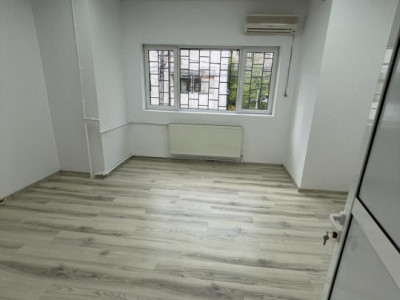 Casa 6 camere de inchiriat Mega Mall 
